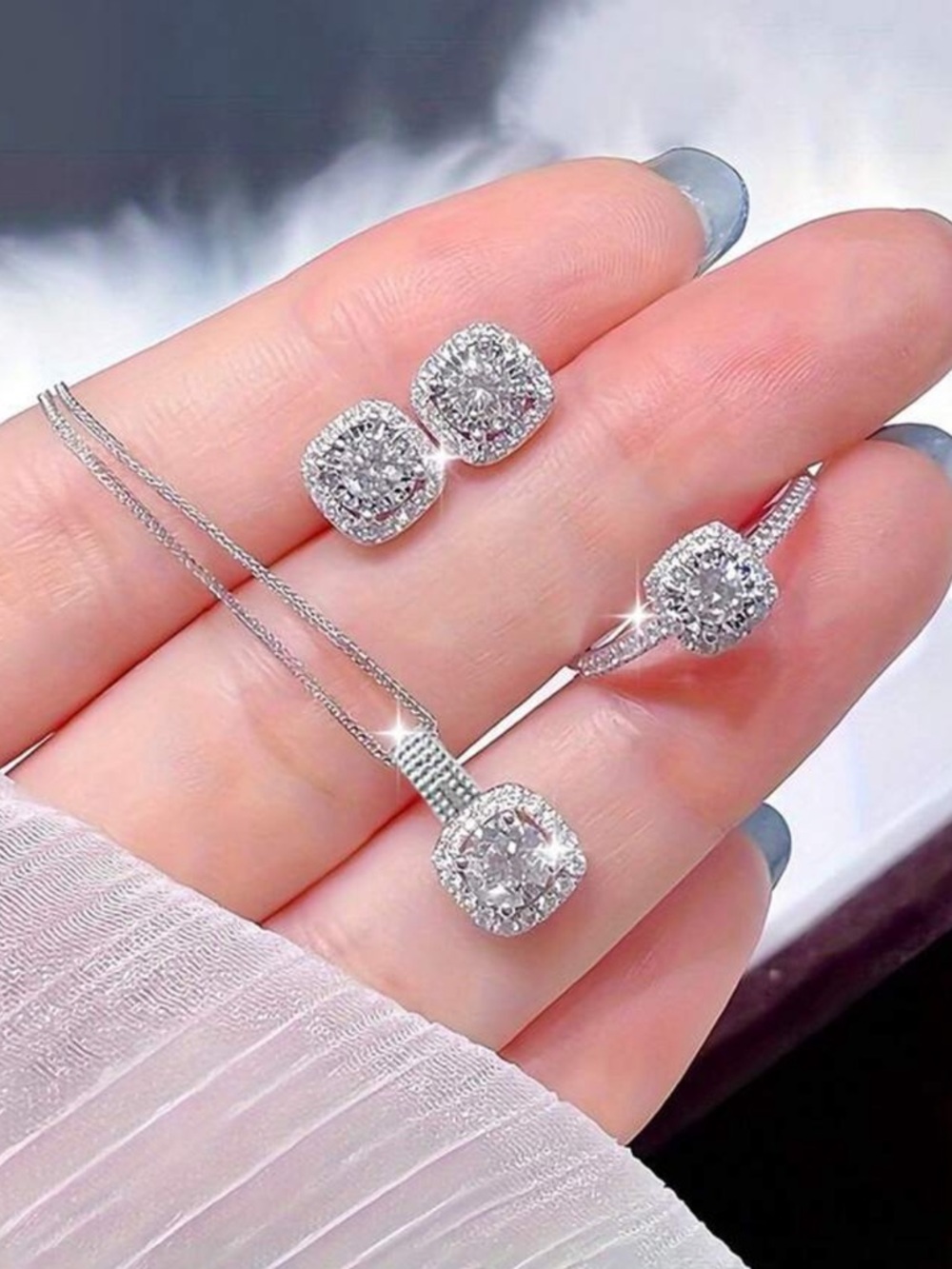 🪷 Sparkling Silver Cubic Zirconia Necklace, Ring & Earrings Set - Picture 3 of 4